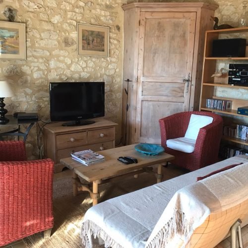location-estivale-gites-villereal-vacances-loyer-eteSalon 1 B